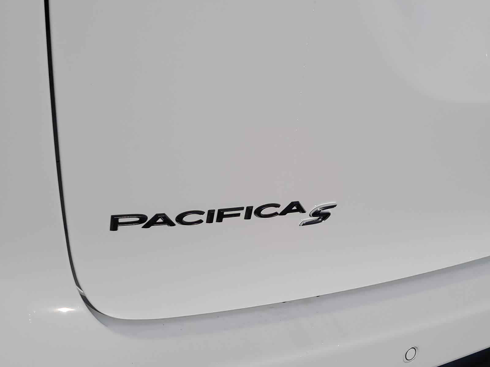 Thumbnail: 2026 Chrysler Pacifica - 15