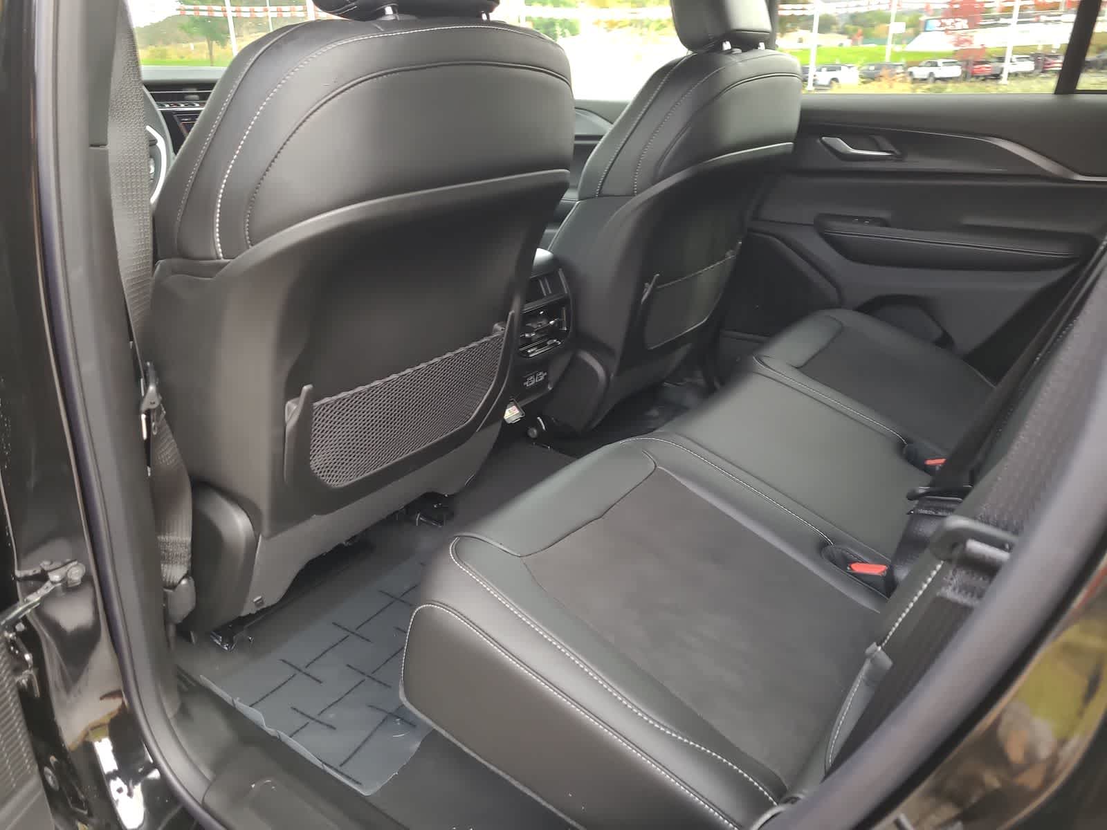 Thumbnail: 2025 Jeep Grand Cherokee - 20