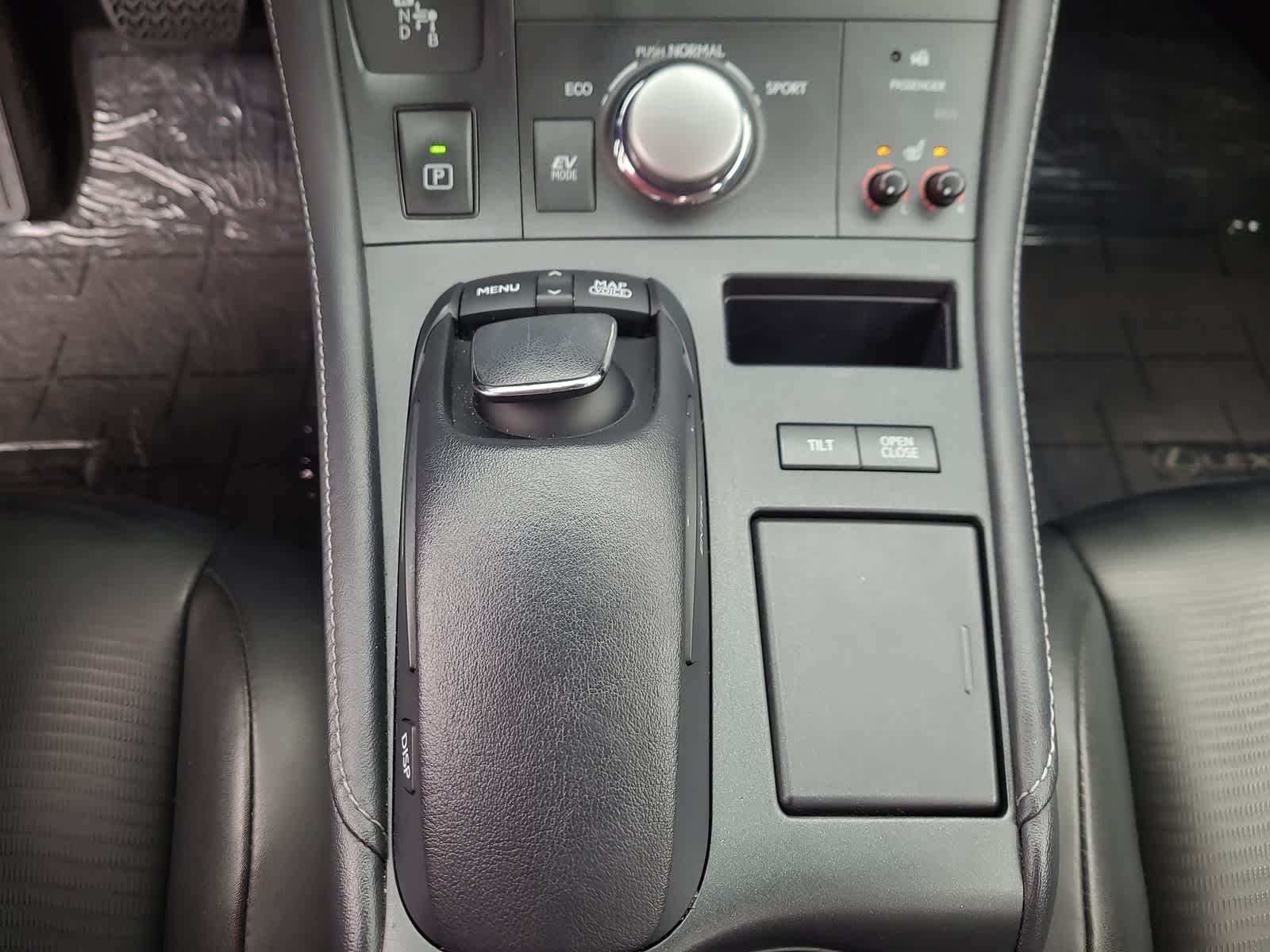 Thumbnail: 2011 Lexus CT - 25