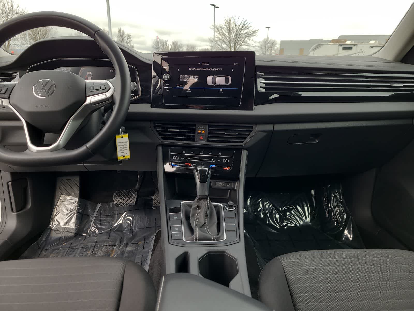 Thumbnail: 2025 Volkswagen Jetta - 18