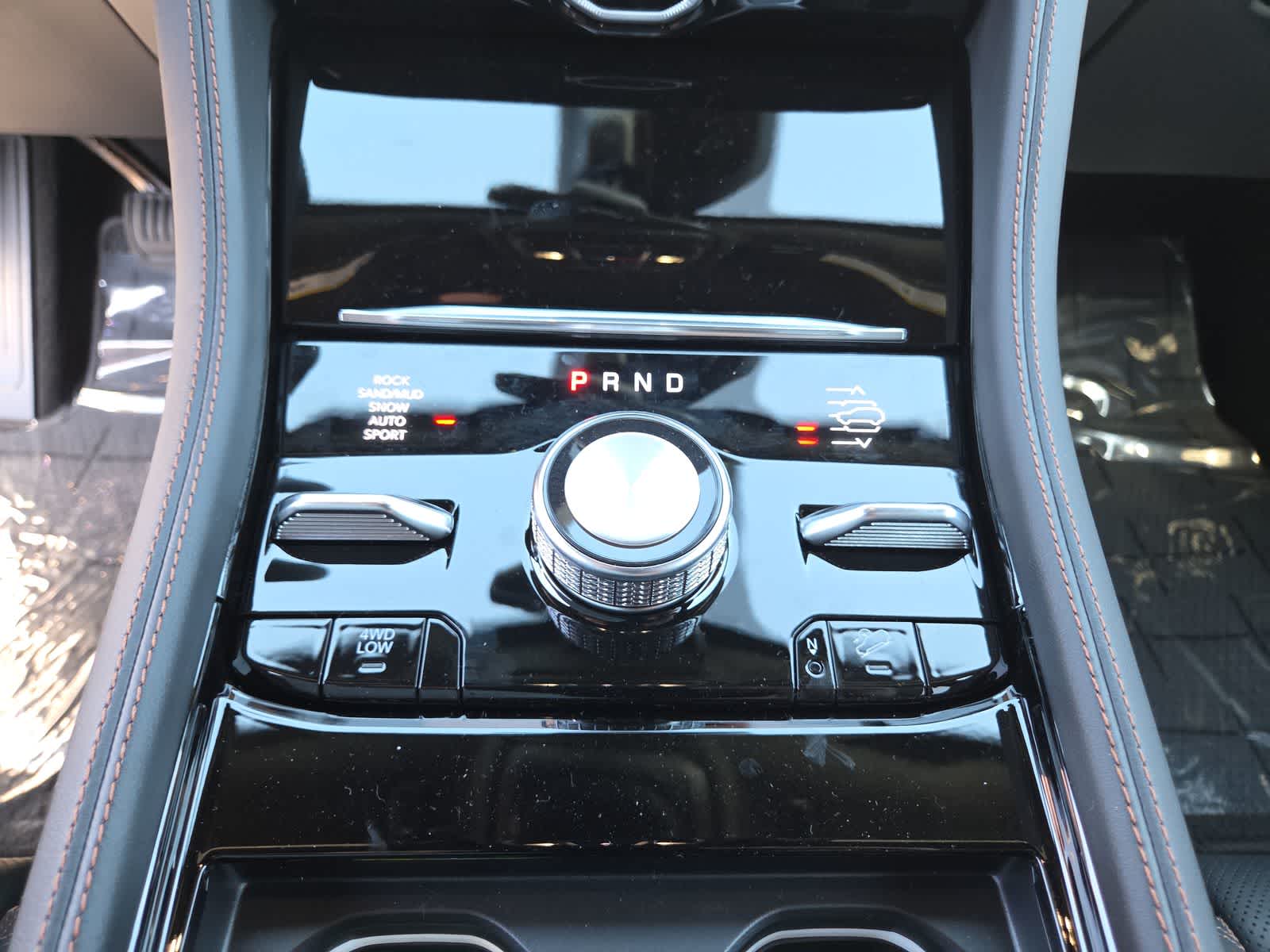 Thumbnail: 2026 Jeep Grand Cherokee - 25
