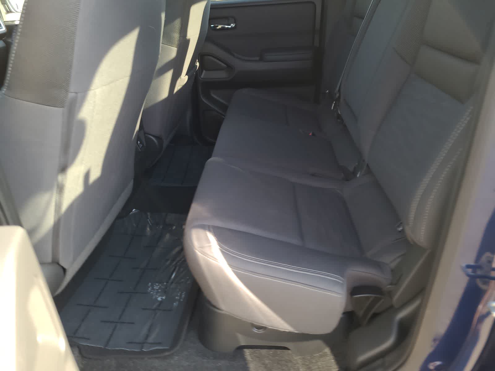 Thumbnail: 2023 Nissan Frontier - 21