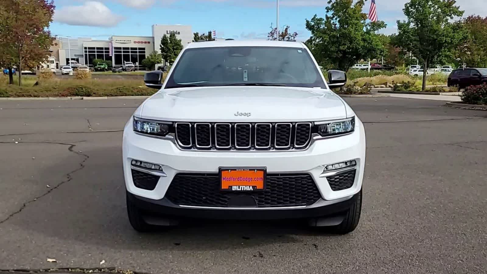 2024 Jeep Grand Cherokee Limited photo 2