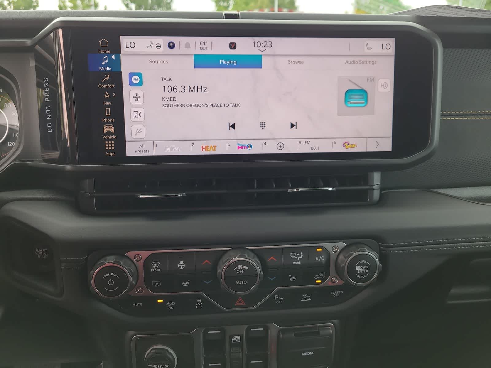 Thumbnail: 2025 Jeep Wrangler - 24