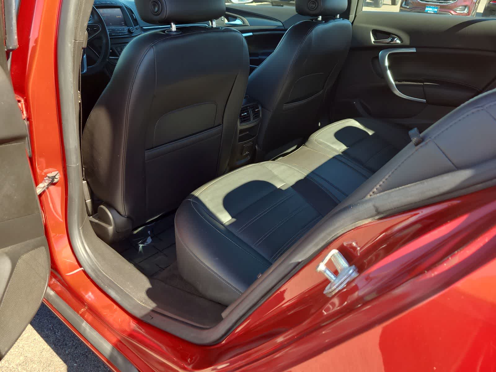 Thumbnail: 2015 Buick Regal - 20