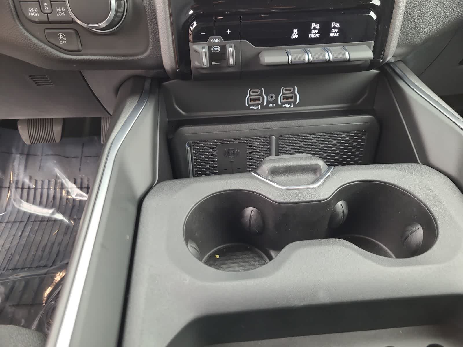 Thumbnail: 2026 RAM 1500 - 25