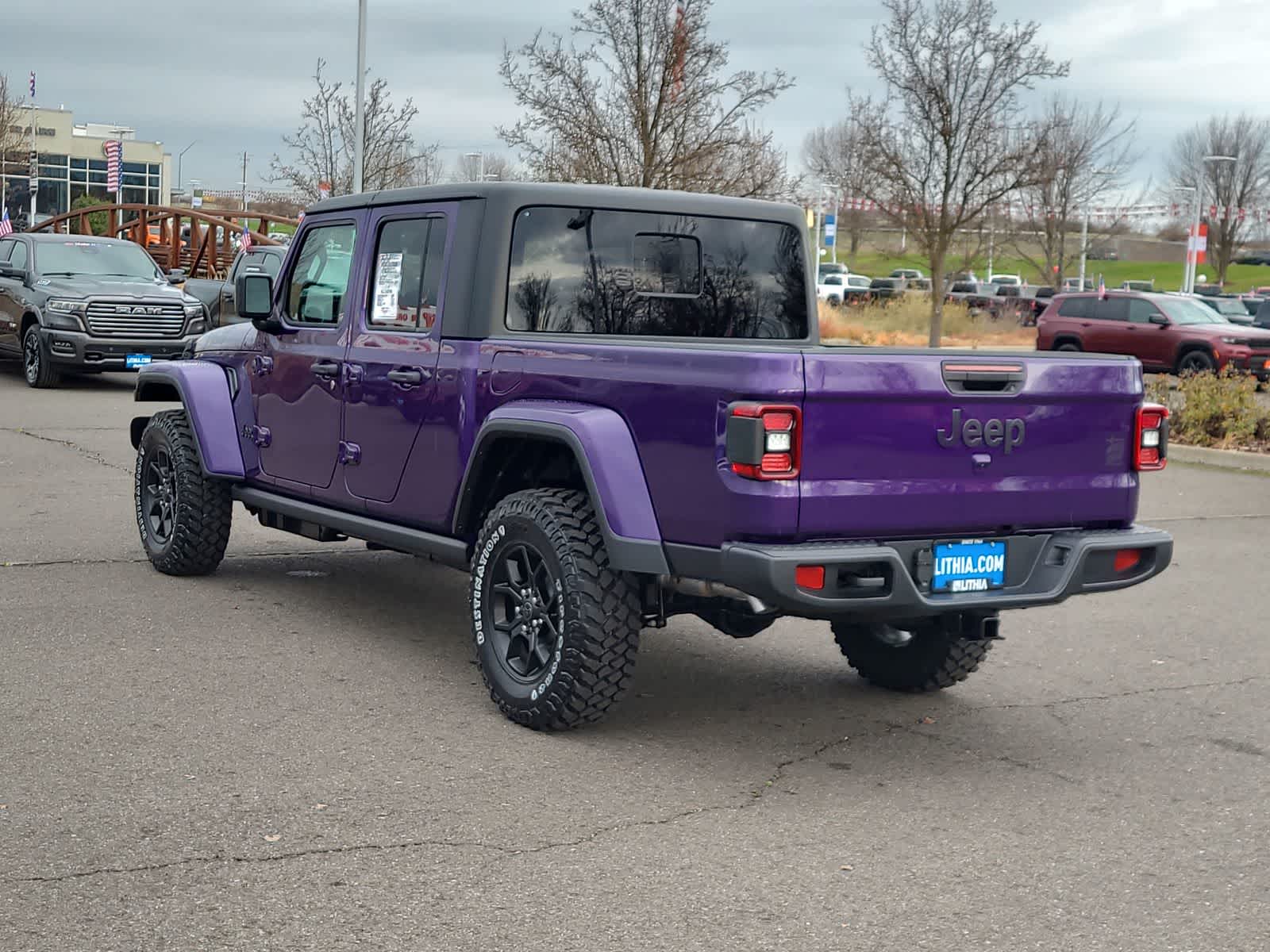 Thumbnail: 2026 Jeep Gladiator - 12