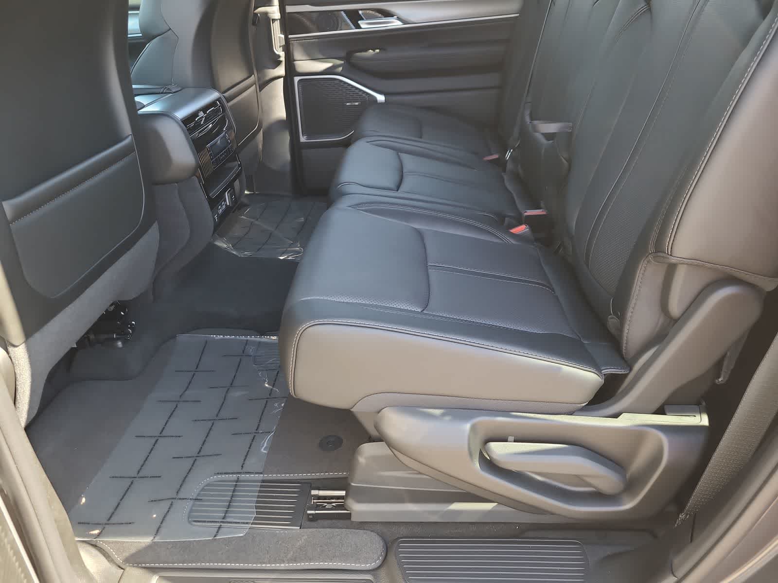Thumbnail: 2026 Jeep Grand Wagoneer - 21