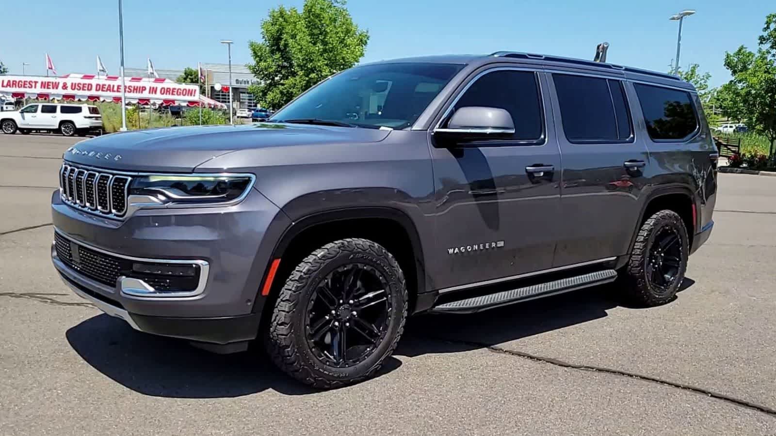 Thumbnail: 2022 Jeep Wagoneer - 4