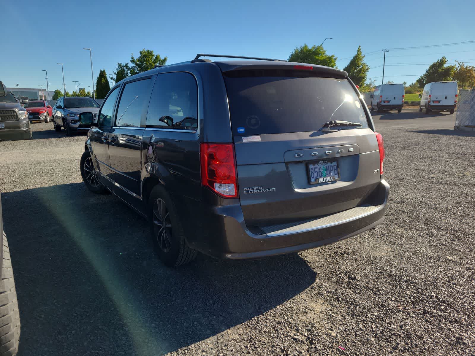 Thumbnail: 2016 Dodge Grand Caravan - 3
