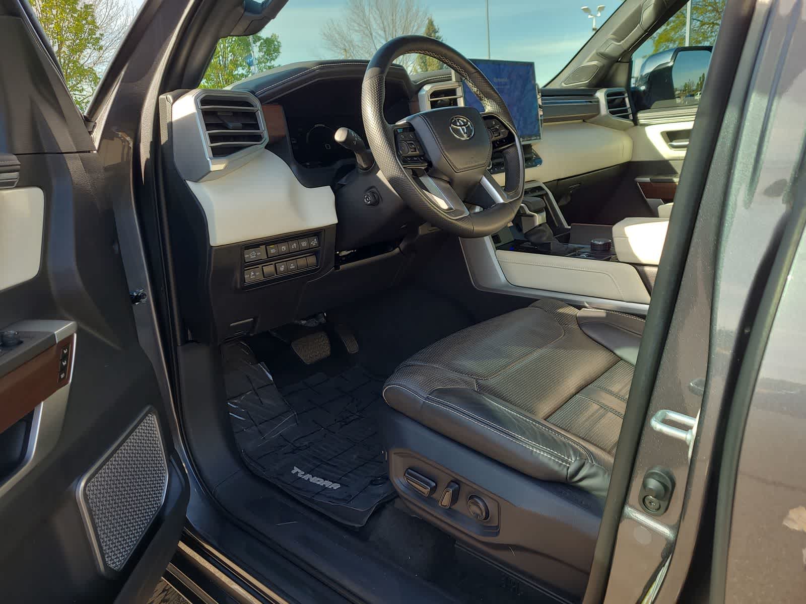 Thumbnail: 2024 Toyota Tundra - 10