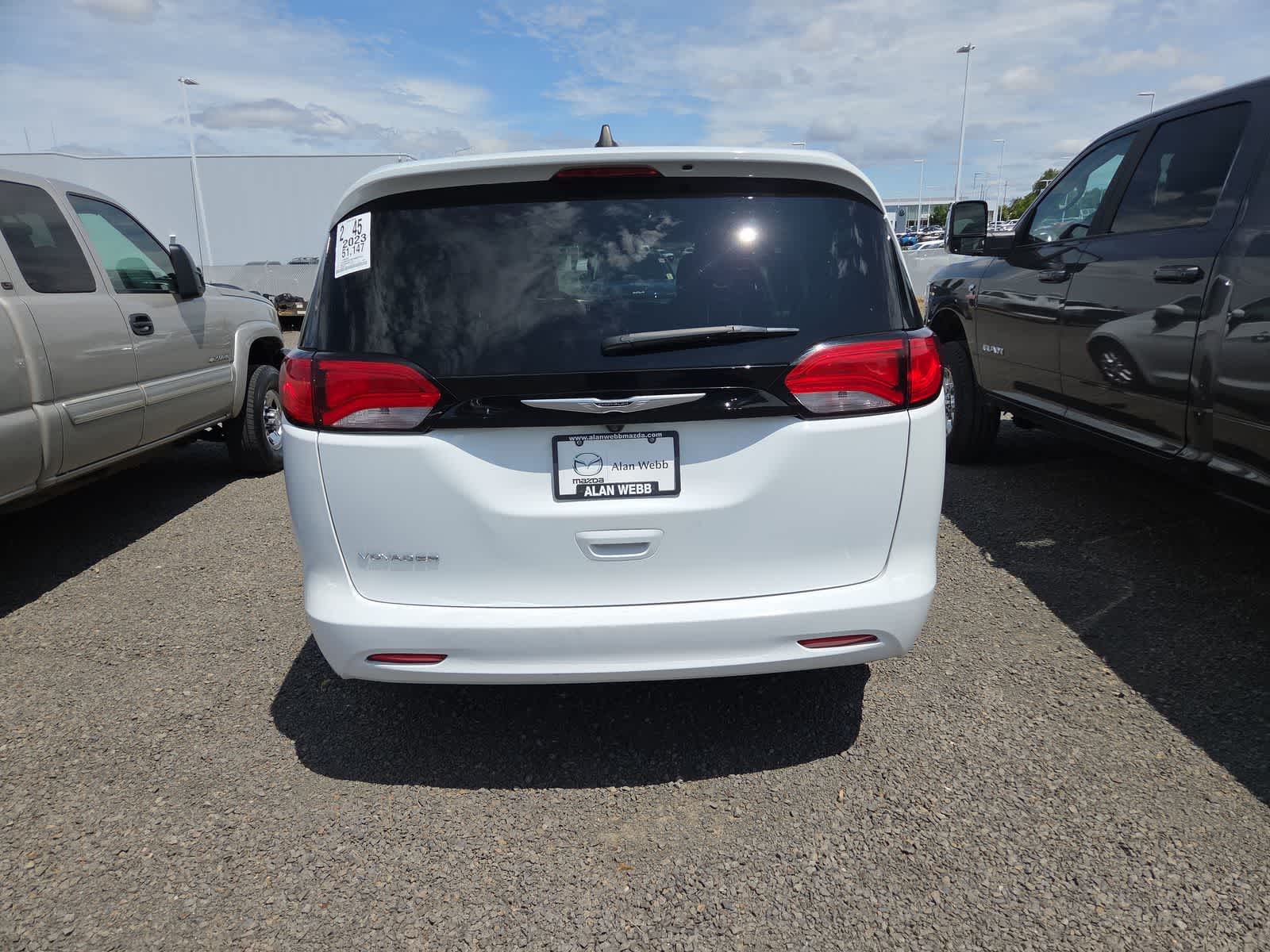 Thumbnail: 2023 Chrysler Voyager - 4