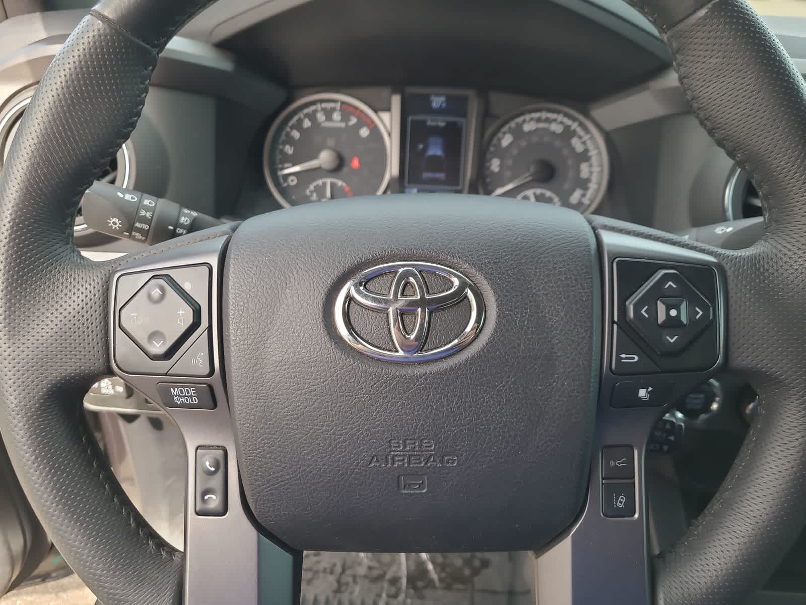 2022 Toyota Tacoma TRD Off-Road 23