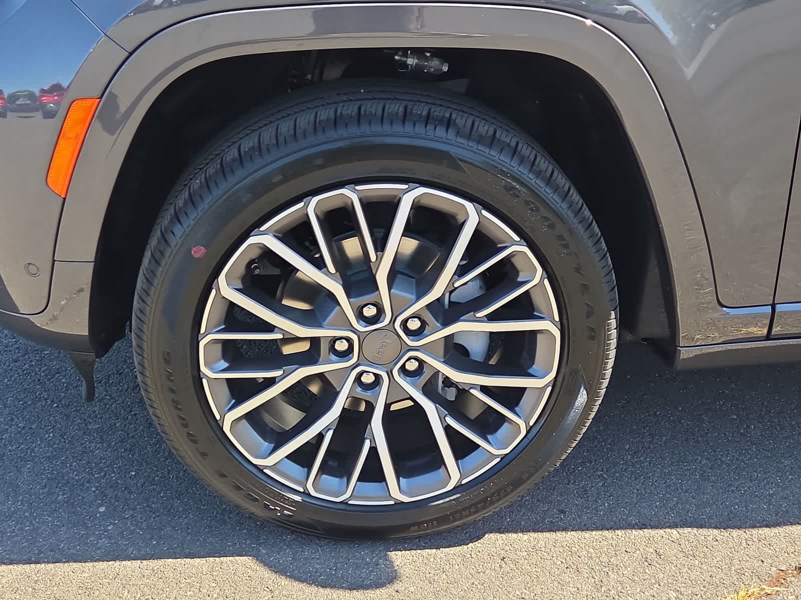 Thumbnail: 2026 Jeep Grand Cherokee - 16