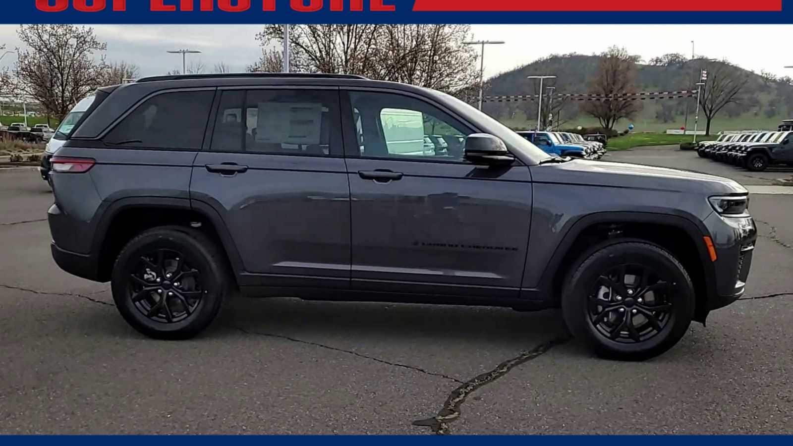 Thumbnail: 2026 Jeep Grand Cherokee - 9