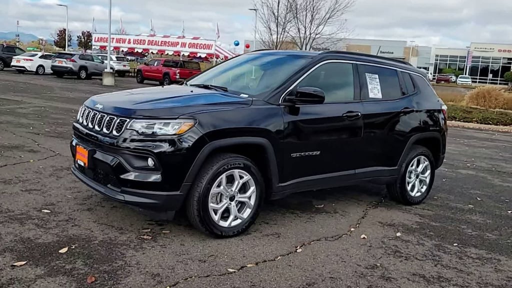 Used 2025 Jeep Compass Latitude SUV