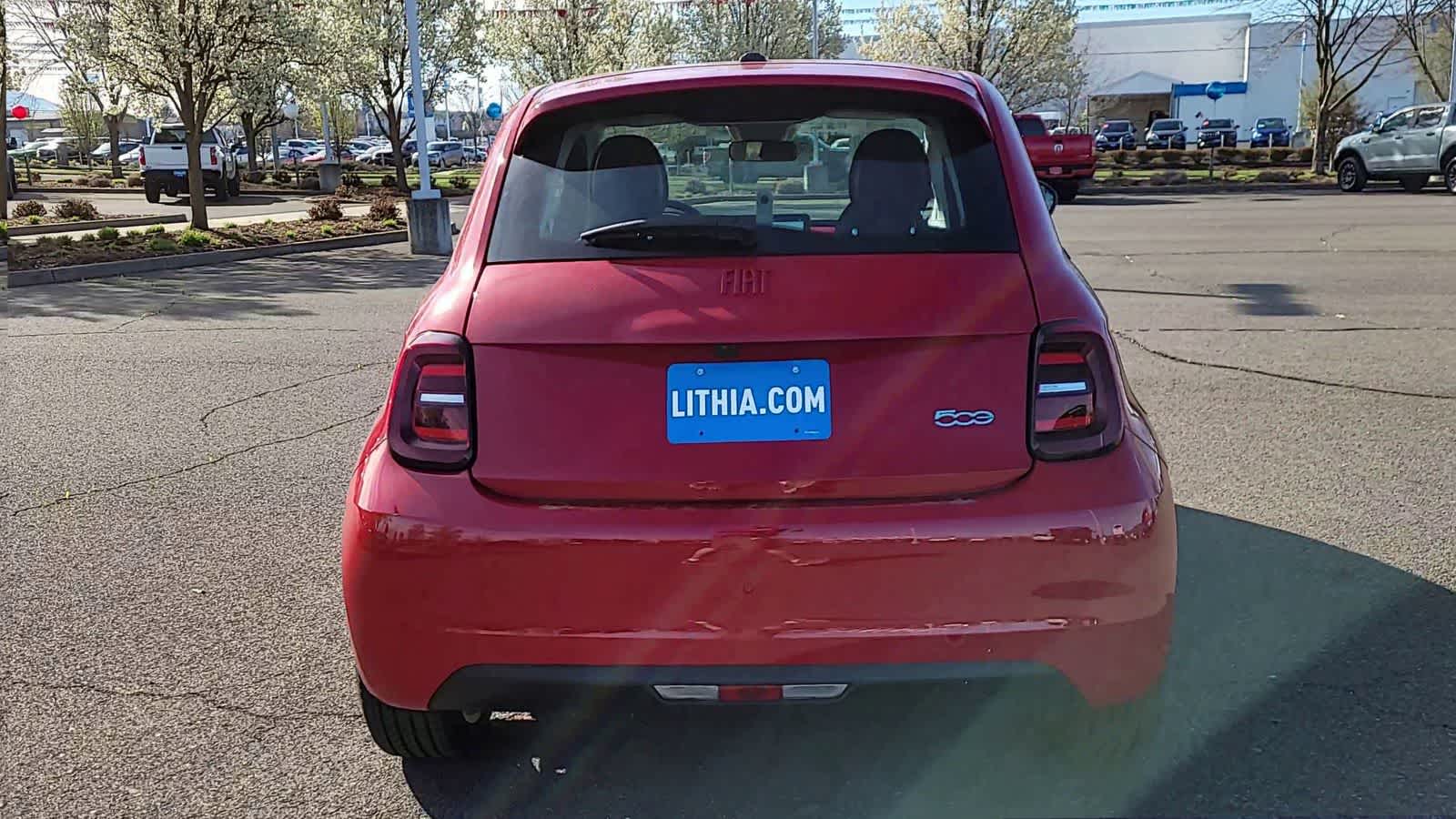 Thumbnail: 2024 Fiat 500e - 7