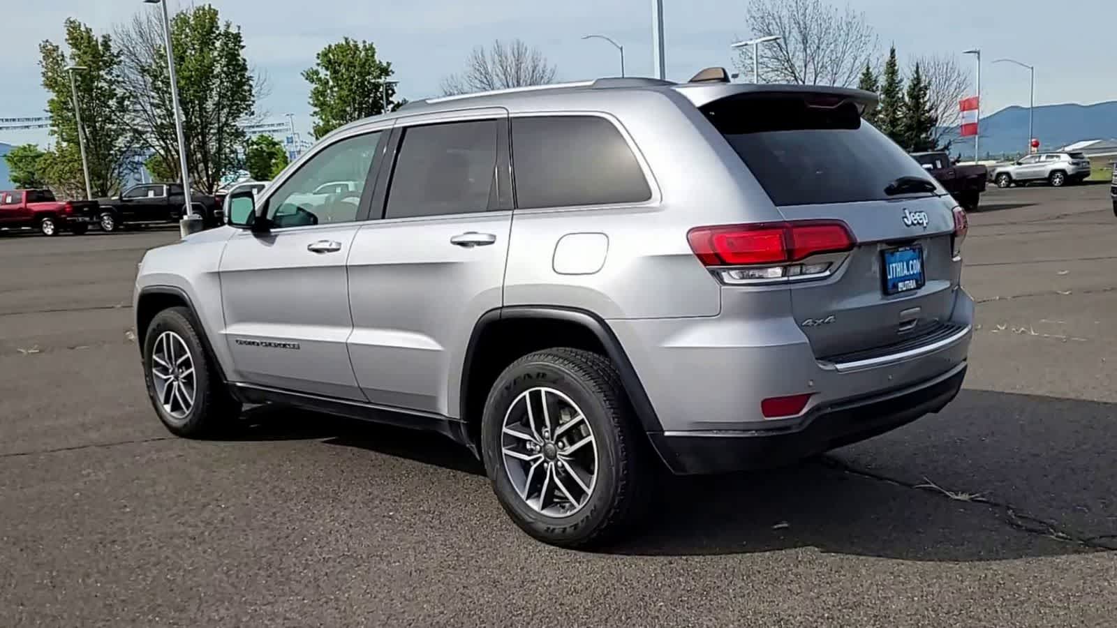 Thumbnail: 2020 Jeep Grand Cherokee - 6