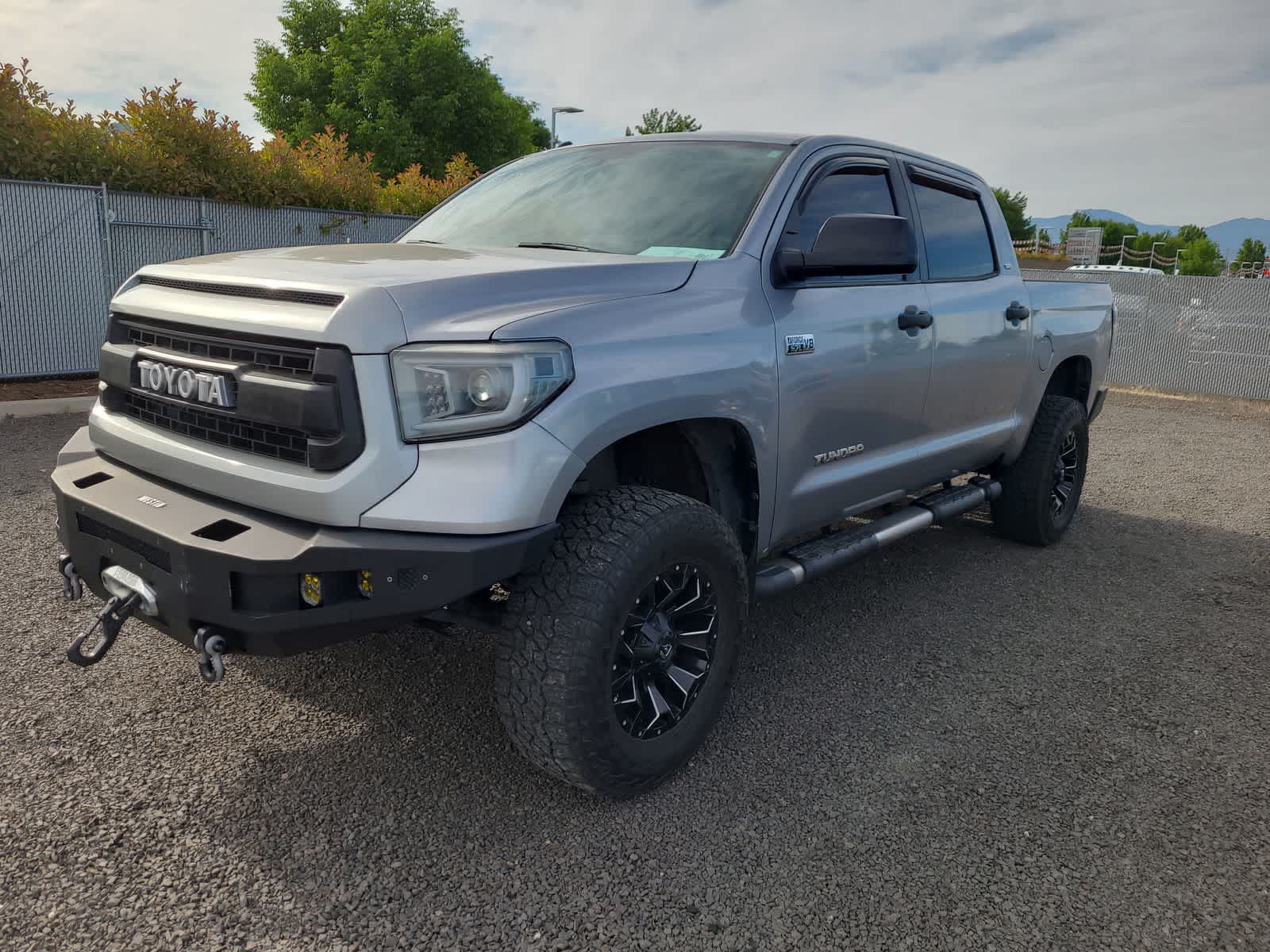 2015 Toyota Tundra SR5 Hero Image