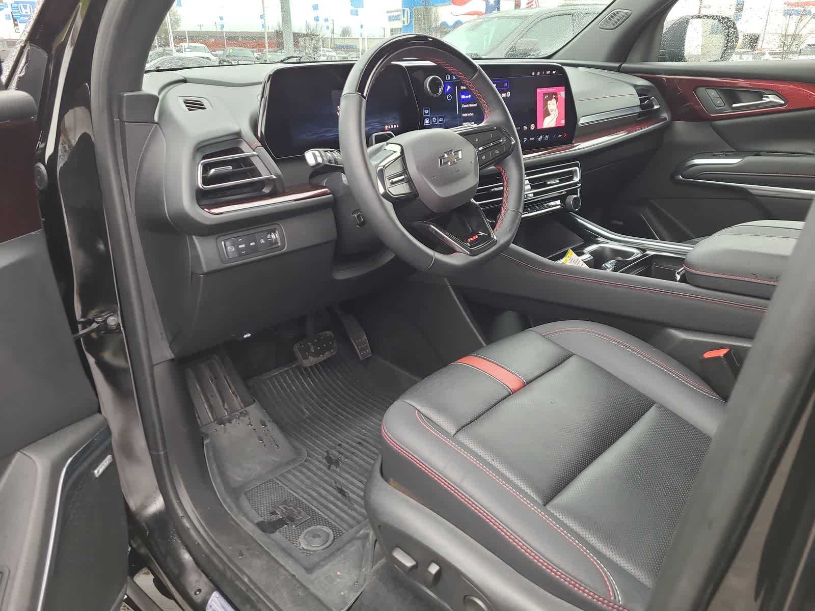 Thumbnail: 2025 Chevrolet Traverse - 10