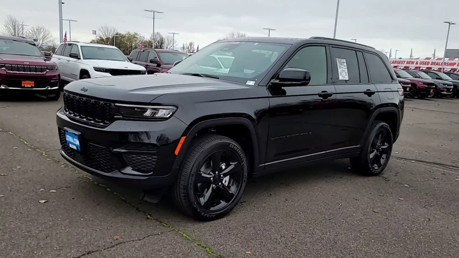 Thumbnail: 2025 Jeep Grand Cherokee - 4