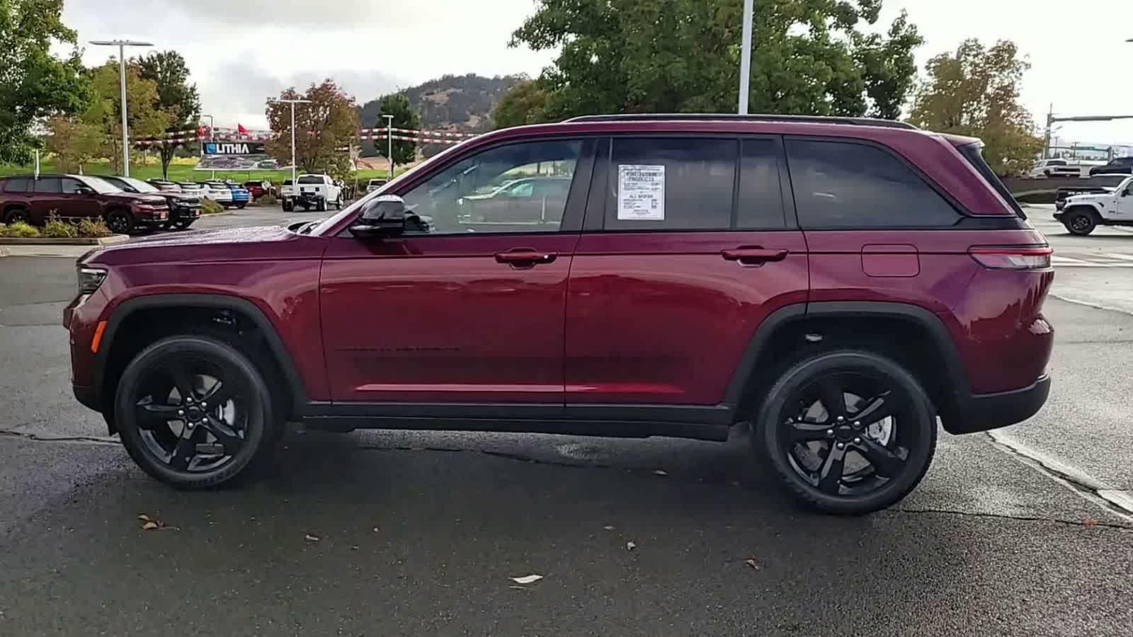 Thumbnail: 2025 Jeep Grand Cherokee - 5