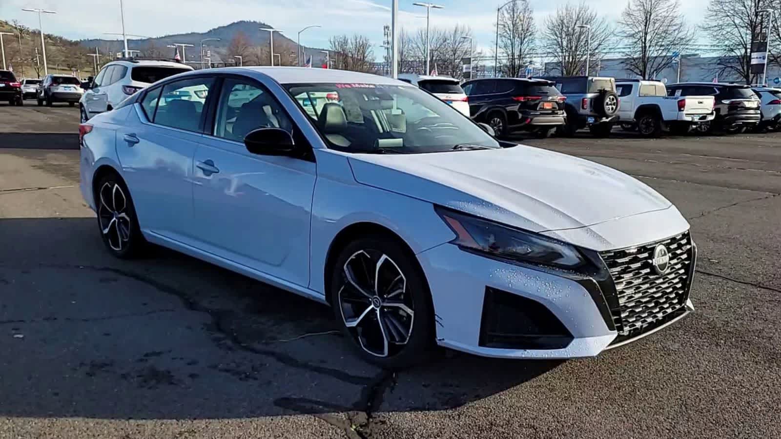 Thumbnail: 2023 Nissan Altima - 2