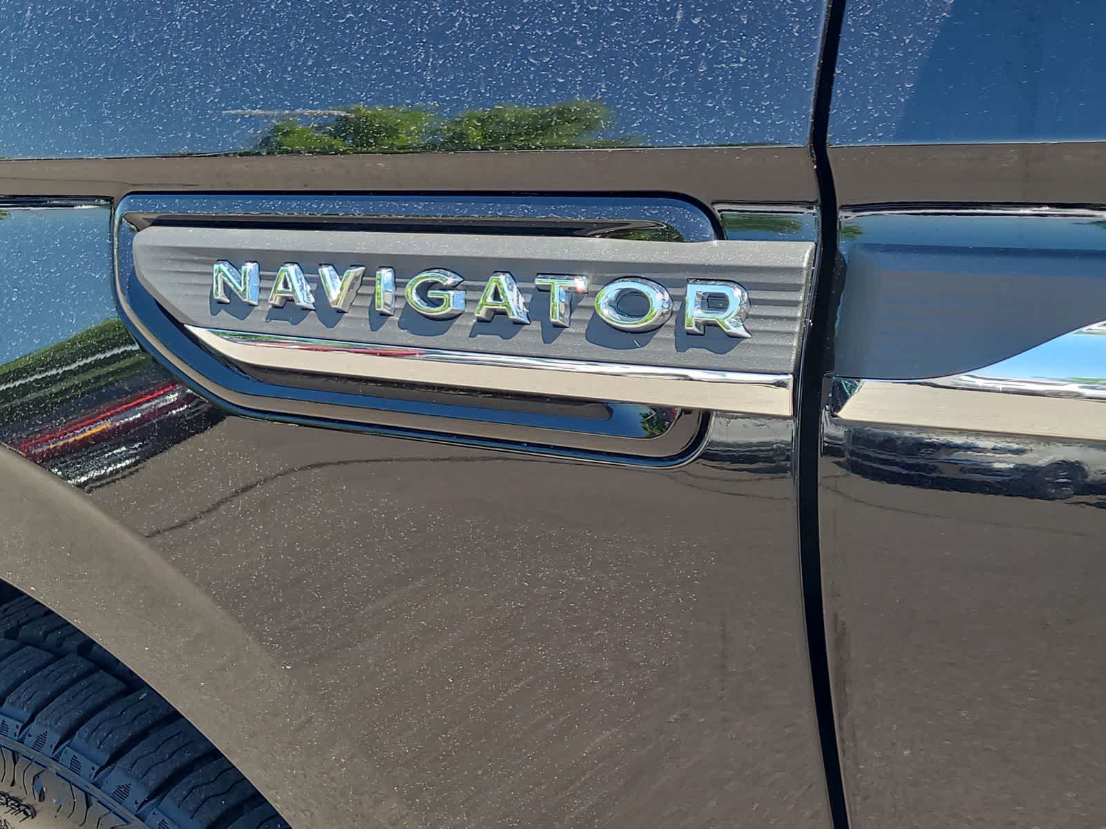 Thumbnail: 2024 Lincoln Navigator L - 15