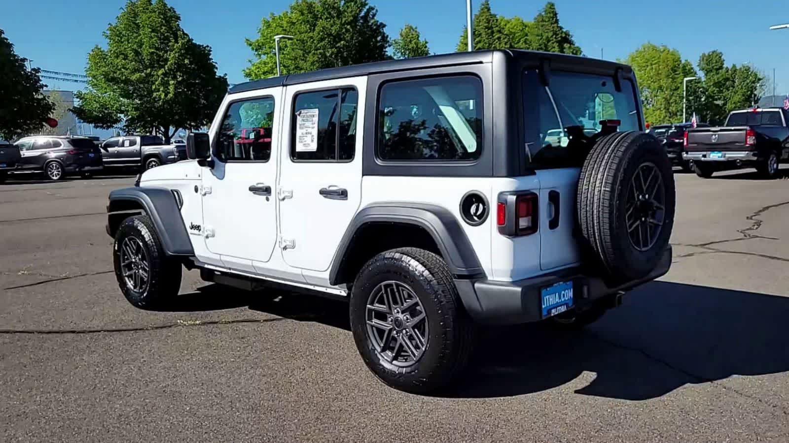 Thumbnail: 2026 Jeep Wrangler - 6