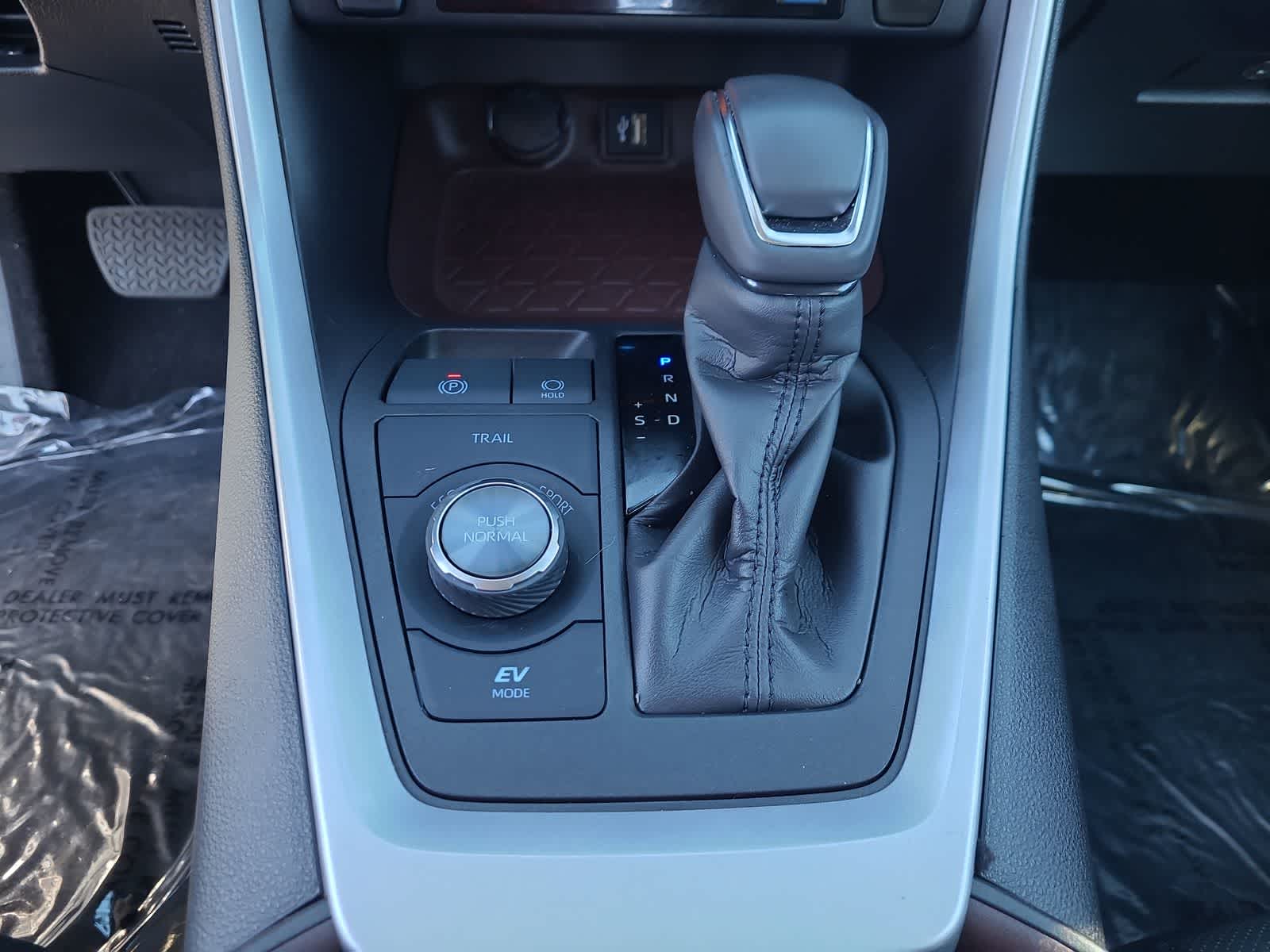 Thumbnail: 2024 Toyota RAV4 - 25