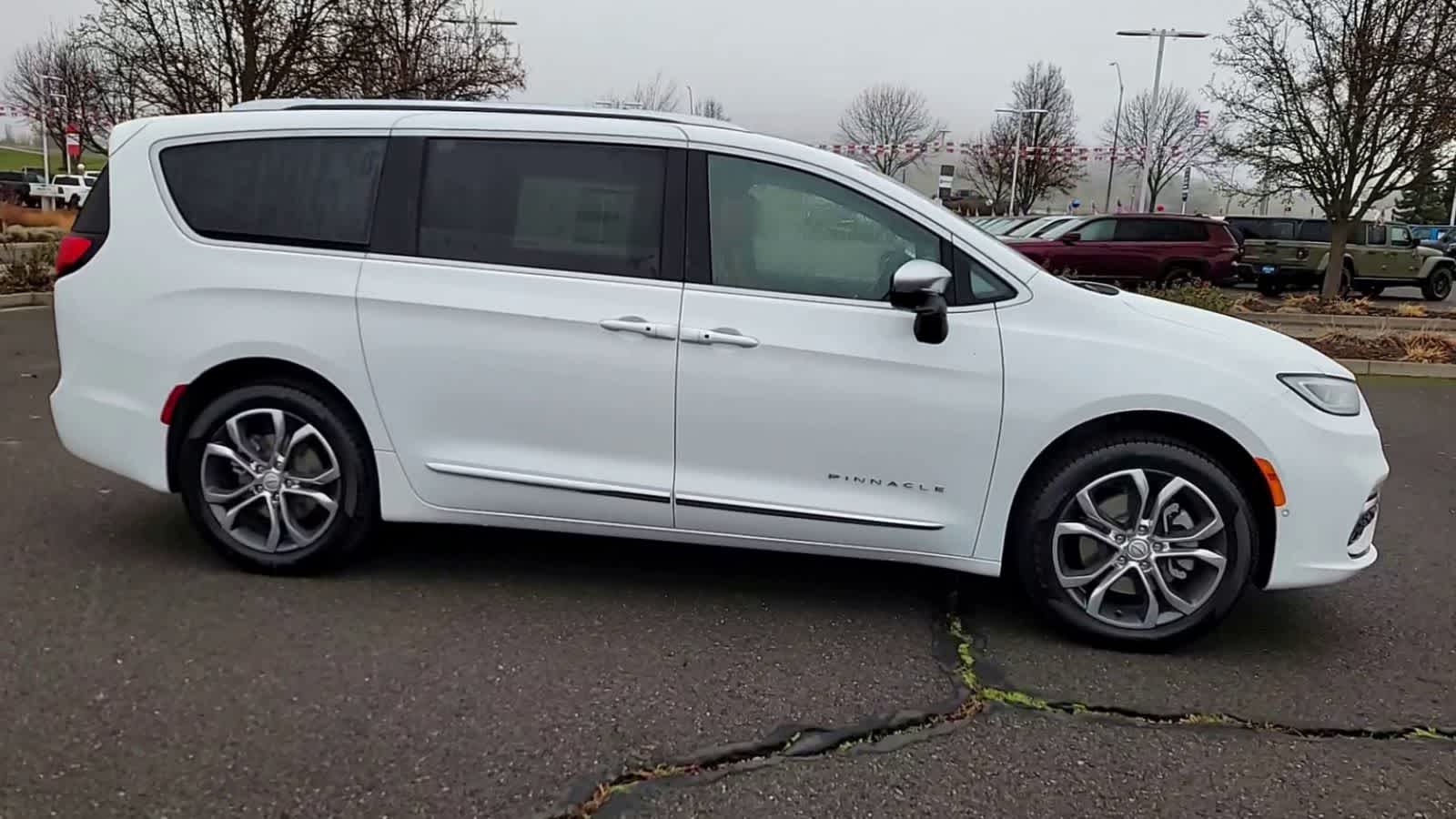 Thumbnail: 2026 Chrysler Pacifica - 9