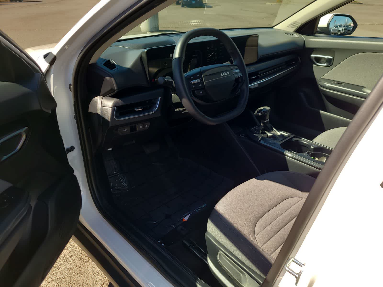 Thumbnail: 2025 Kia K4 - 10