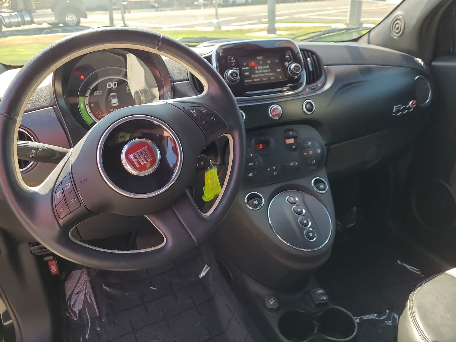 Thumbnail: 2019 Fiat 500e - 18