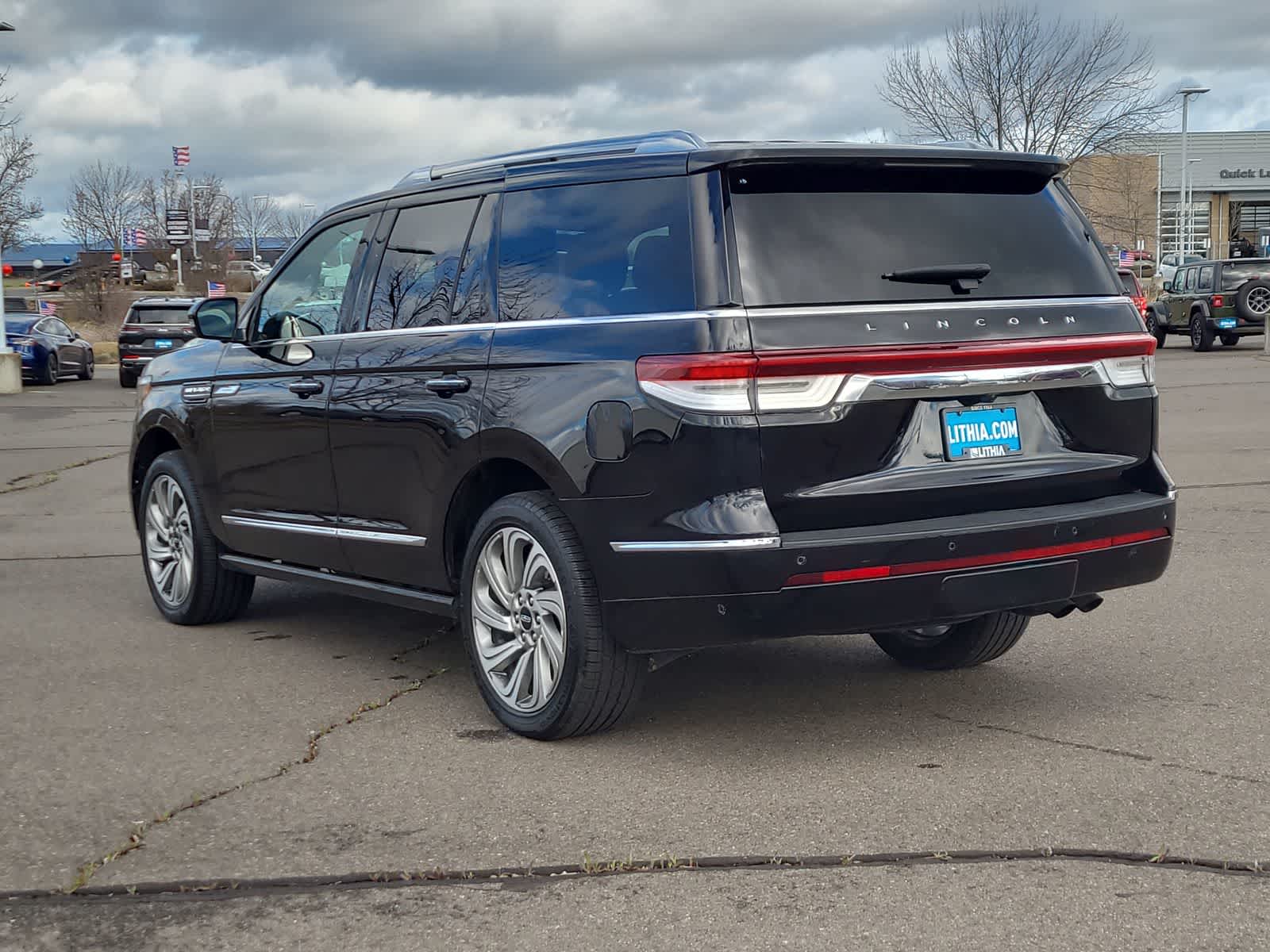 Thumbnail: 2023 Lincoln Navigator - 12