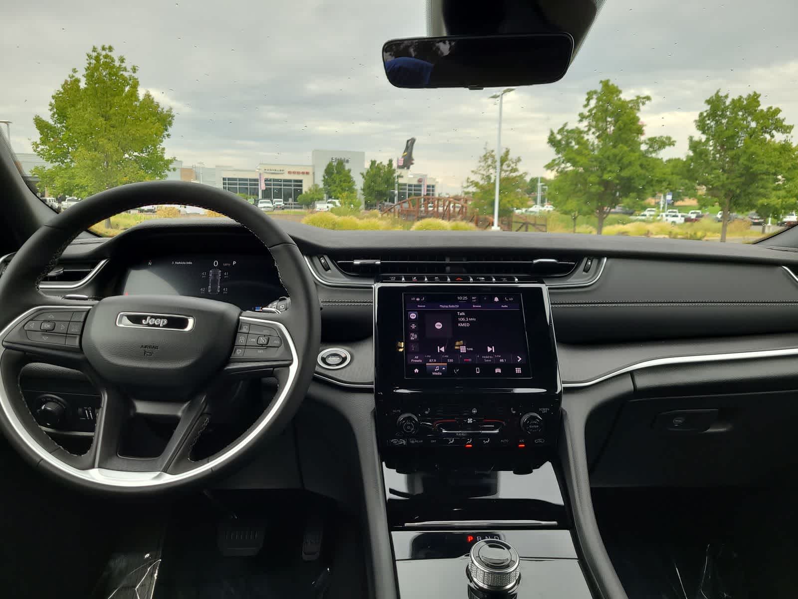 Thumbnail: 2025 Jeep Grand Cherokee - 18