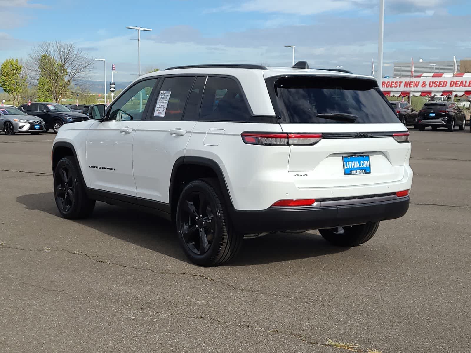 Thumbnail: 2026 Jeep Grand Cherokee - 12