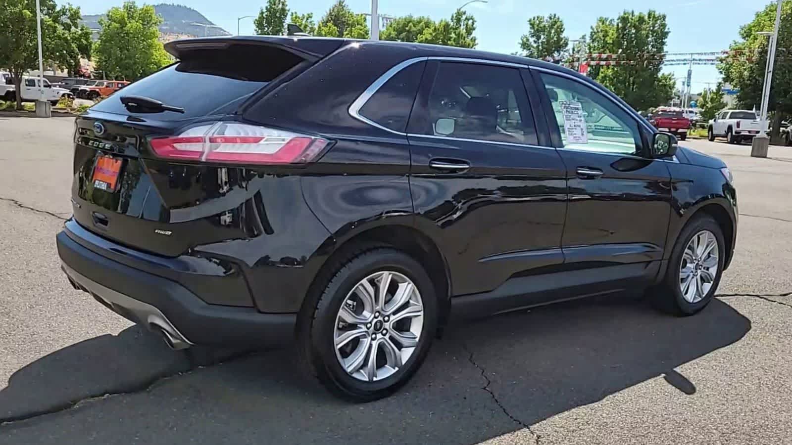 Thumbnail: 2023 Ford Edge - 8
