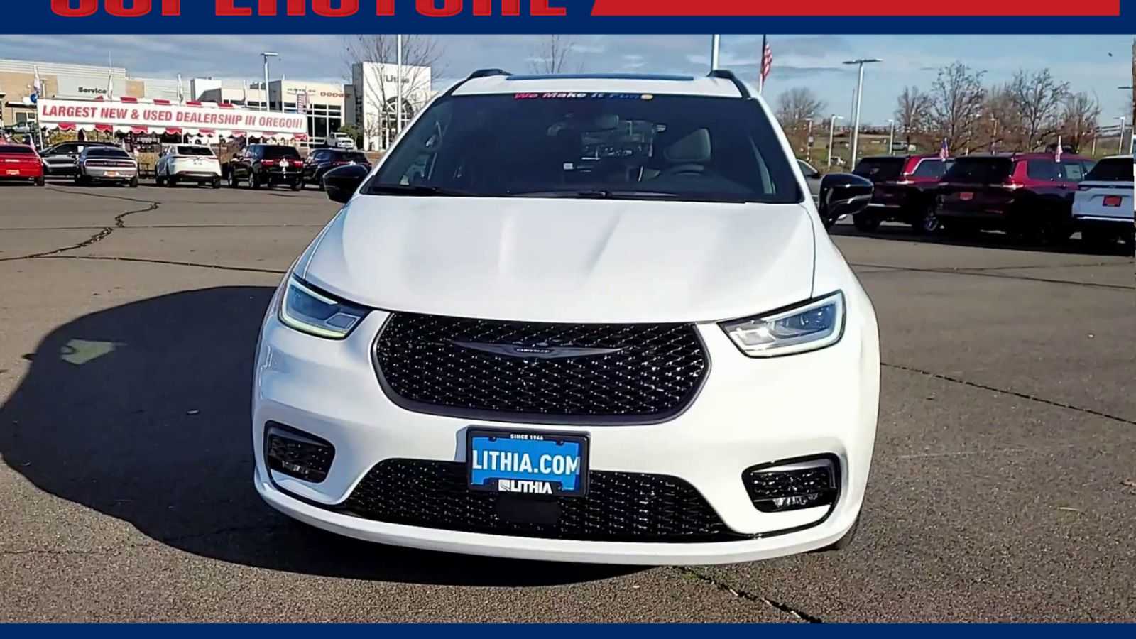 Thumbnail: 2026 Chrysler Pacifica - 3