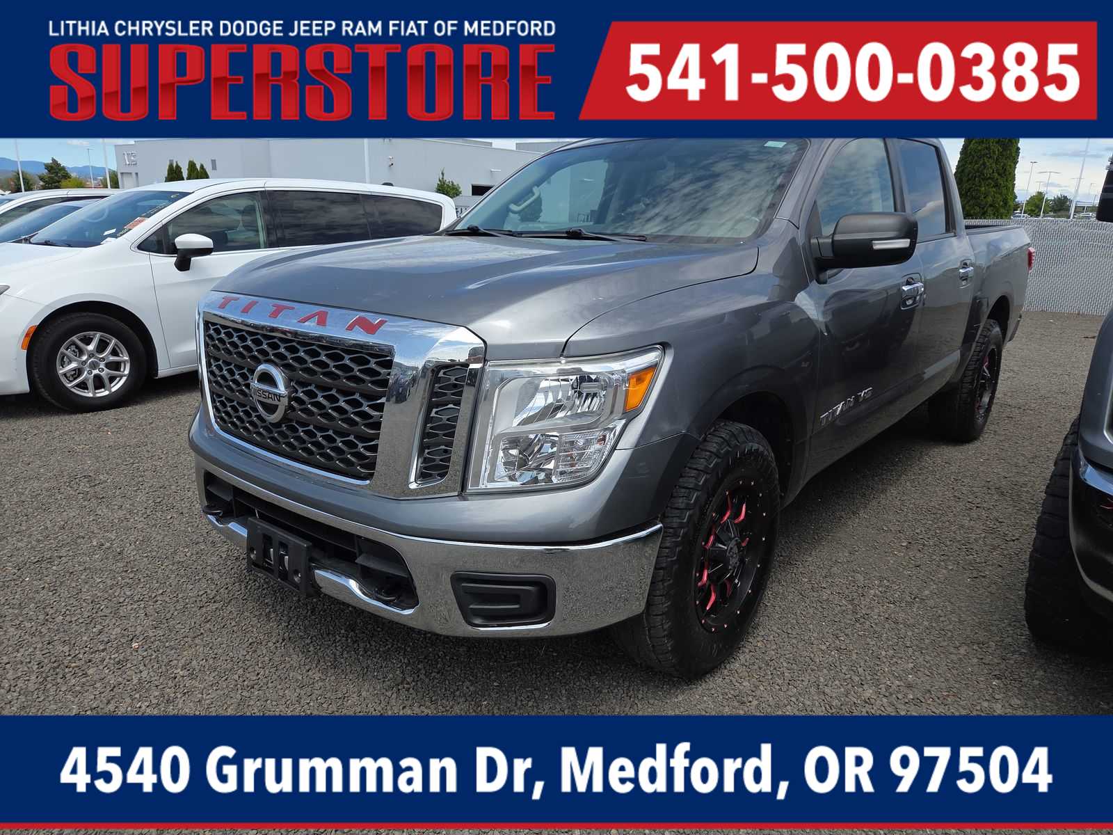 2018 Nissan Titan SV 4X4 Crew Cab's photo