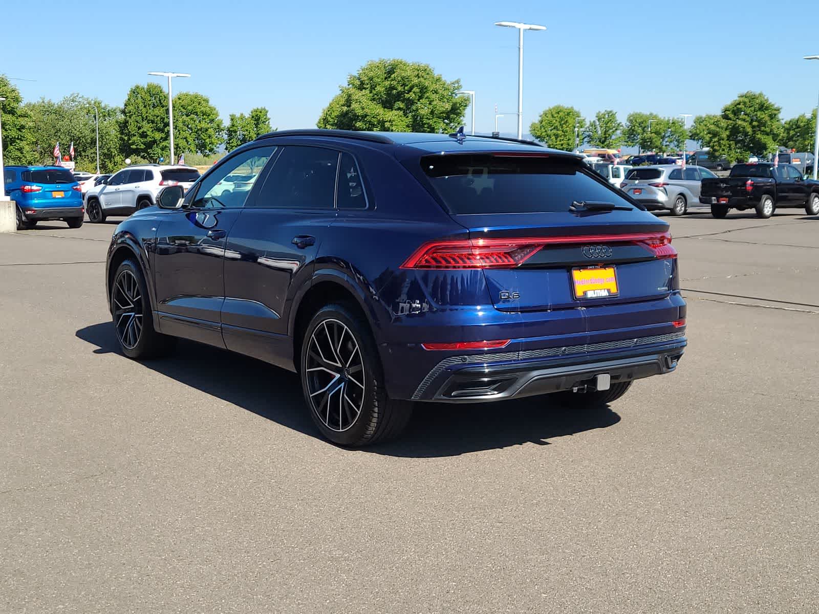 Thumbnail: 2021 Audi Q8 - 12