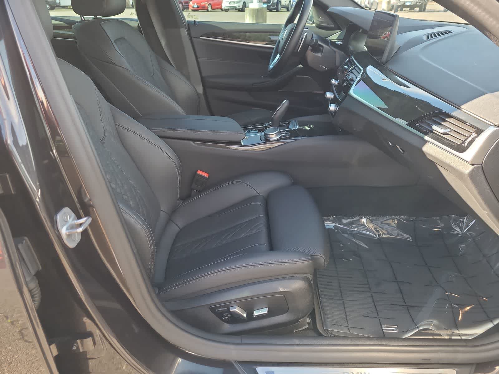 Thumbnail: 2022 BMW 5 Series - 22