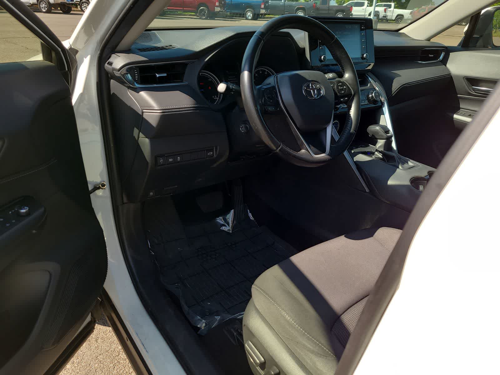 2021 Toyota Venza LE 10