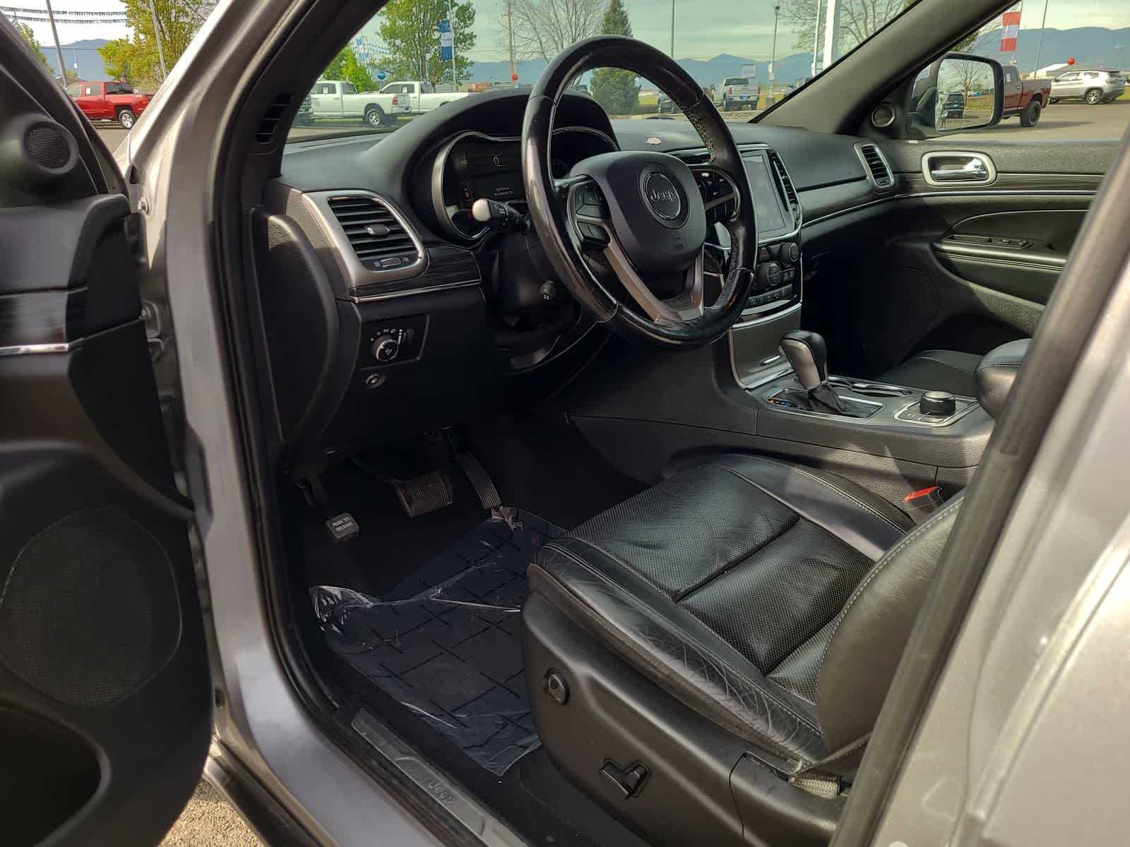 Thumbnail: 2020 Jeep Grand Cherokee - 10