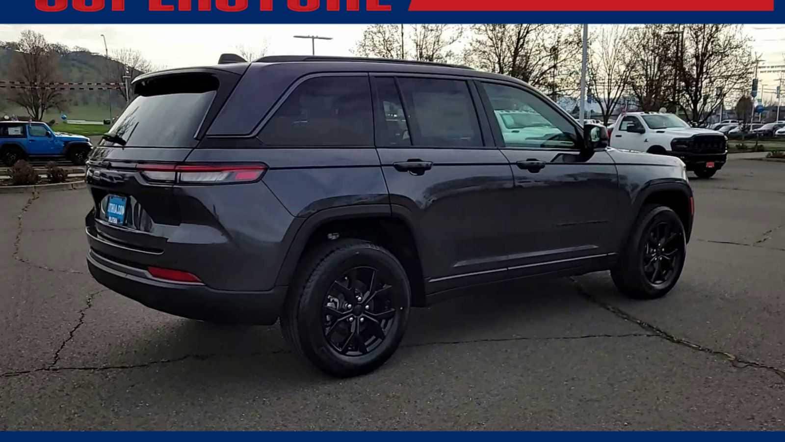 Thumbnail: 2026 Jeep Grand Cherokee - 8