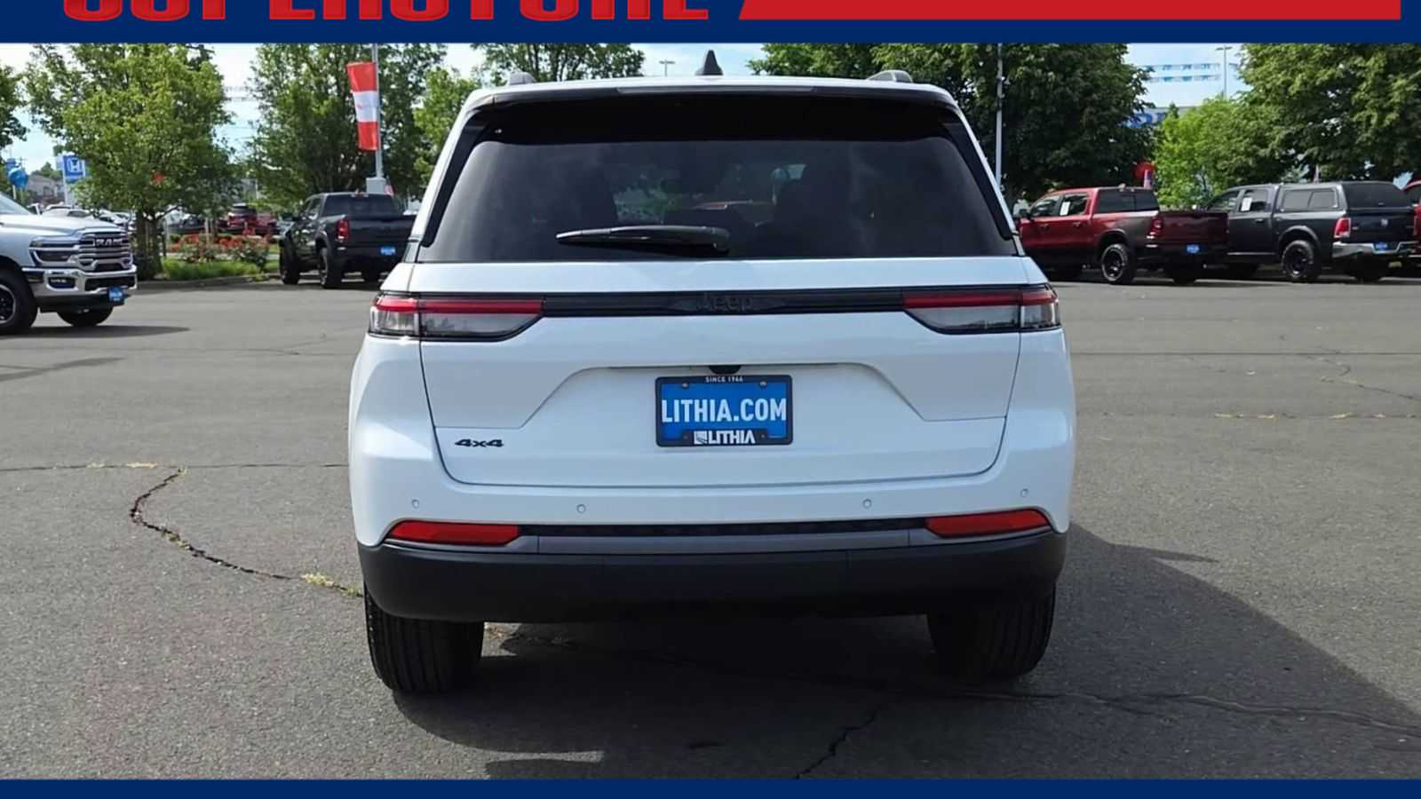 Thumbnail: 2026 Jeep Grand Cherokee - 7
