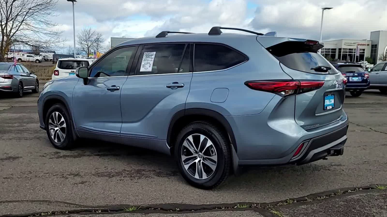 Thumbnail: 2022 Toyota Highlander - 6