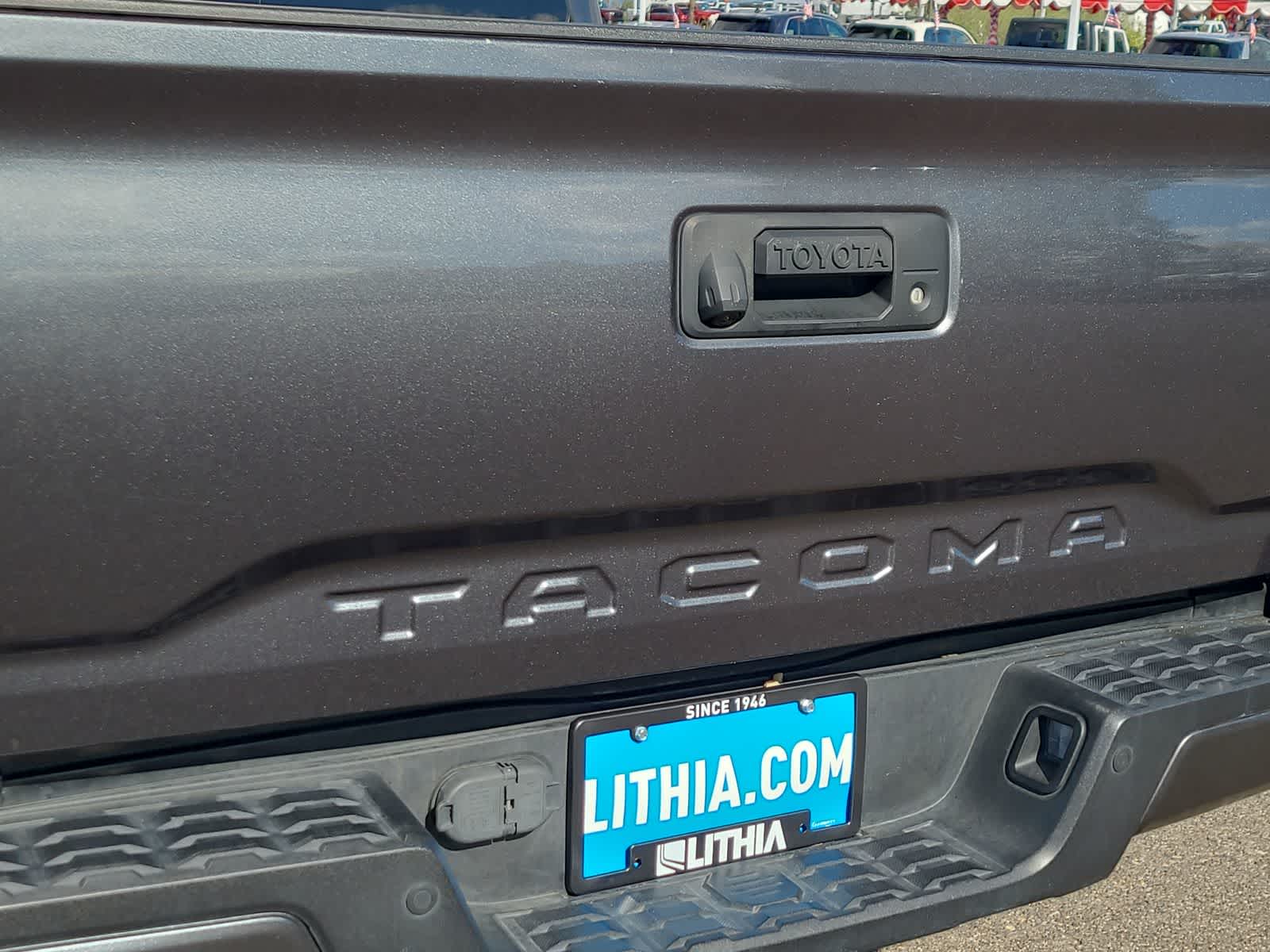 Thumbnail: 2023 Toyota Tacoma - 15