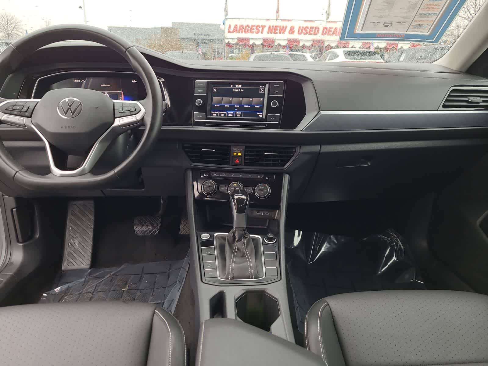 Thumbnail: 2024 Volkswagen Jetta - 18