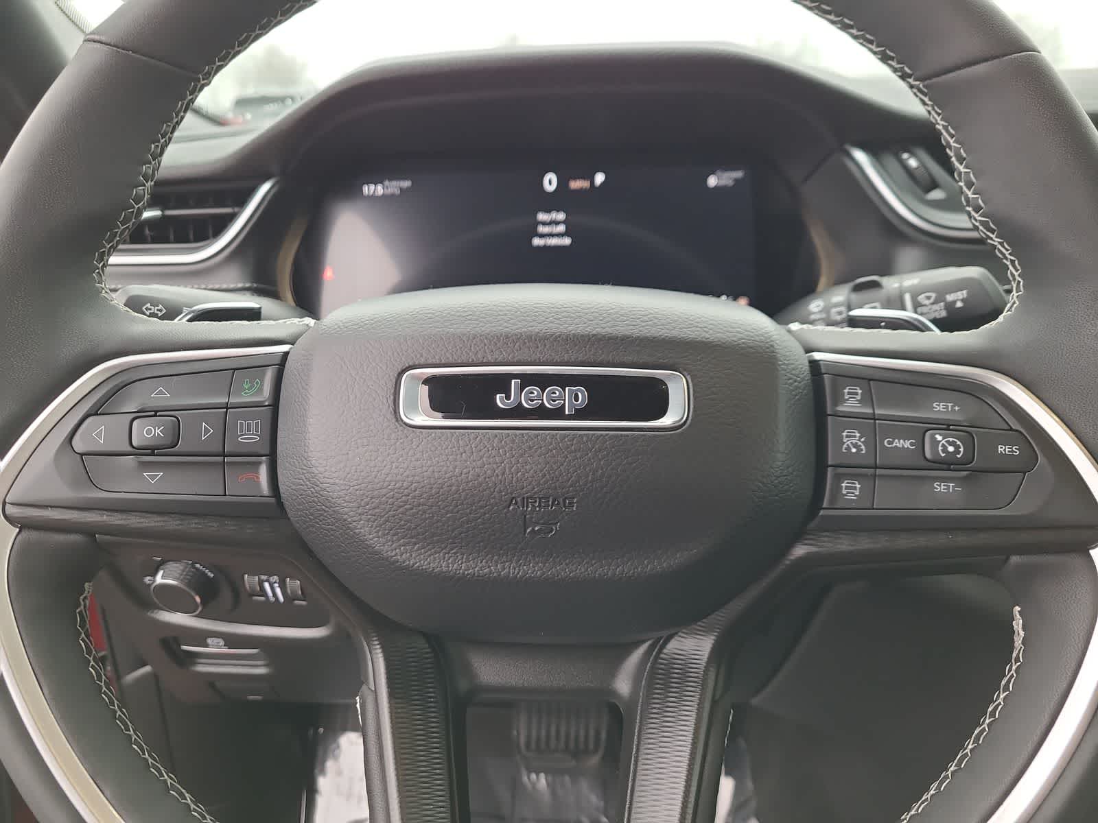 Thumbnail: 2024 Jeep Grand Cherokee L - 23