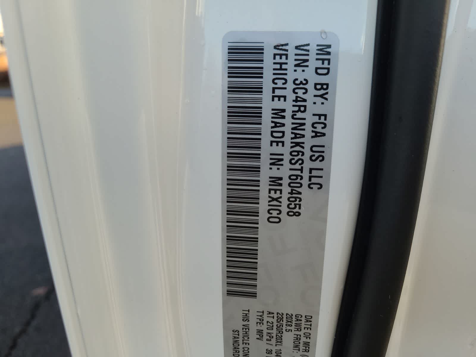 Thumbnail: 2025 Jeep Wagoneer S - 29